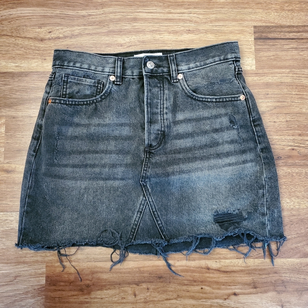 Mango MNG Jean Skit Size Small Distressed Black